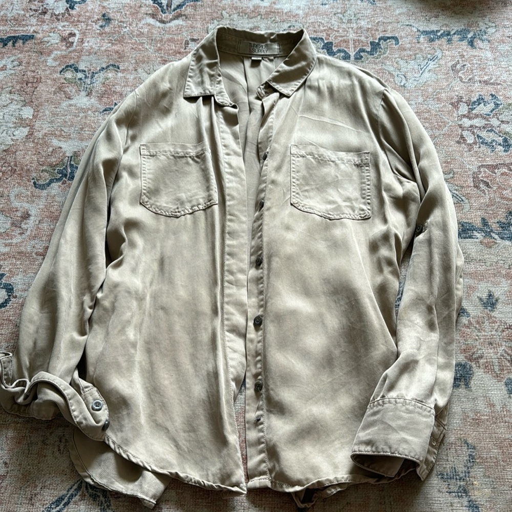 Long sleeve women’s button up blouse